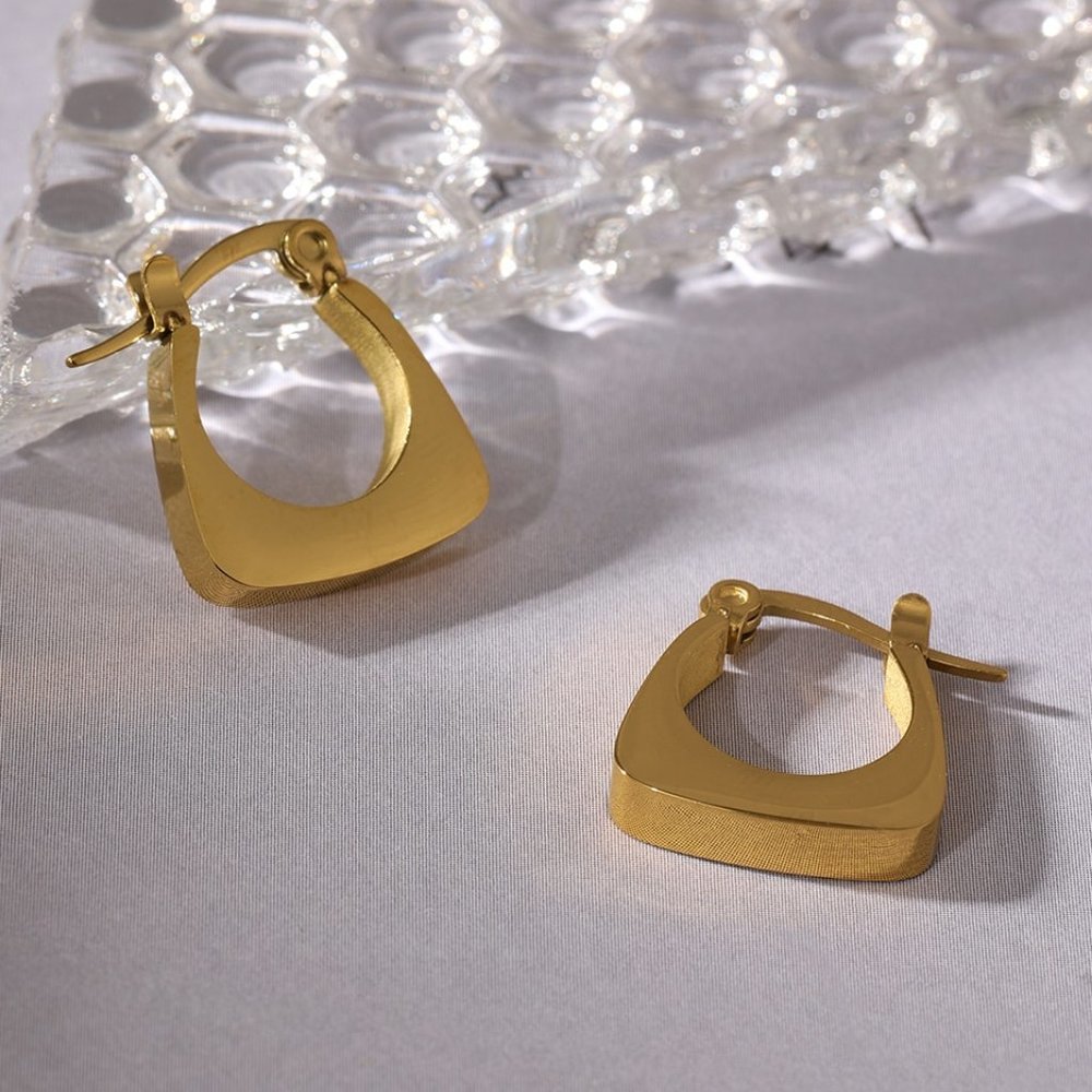 New 18K Gold Plated Square Geometric Hoop Earrings - Picture 5 of 5